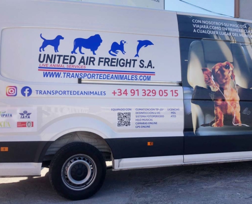 rotulación de furgoneta para transporte de animales